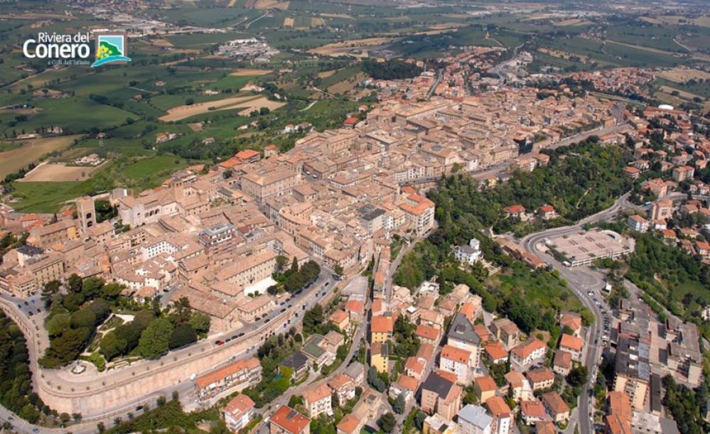 Osimo Nel Cuore Del Centro, Free Wi-Fi E Netflix公寓 外观 照片